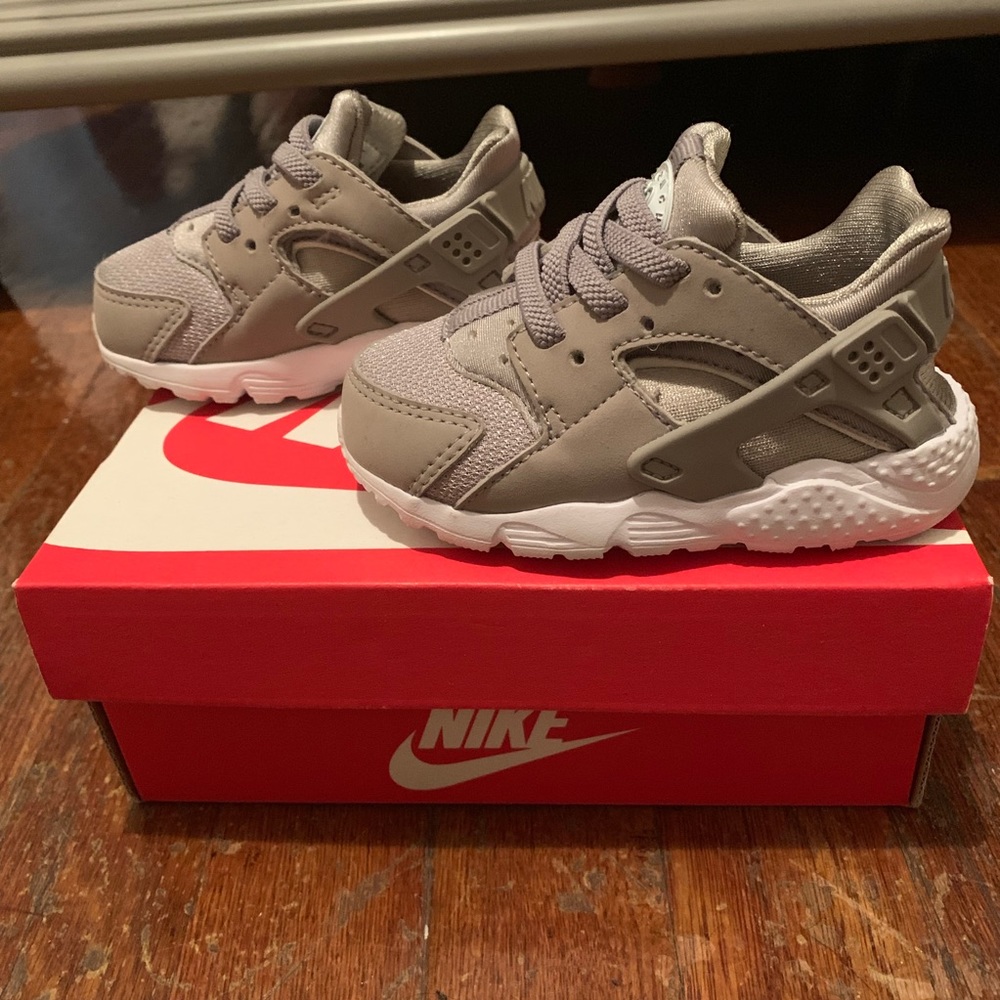 Like New Nike Huaraches Run 5c 😍